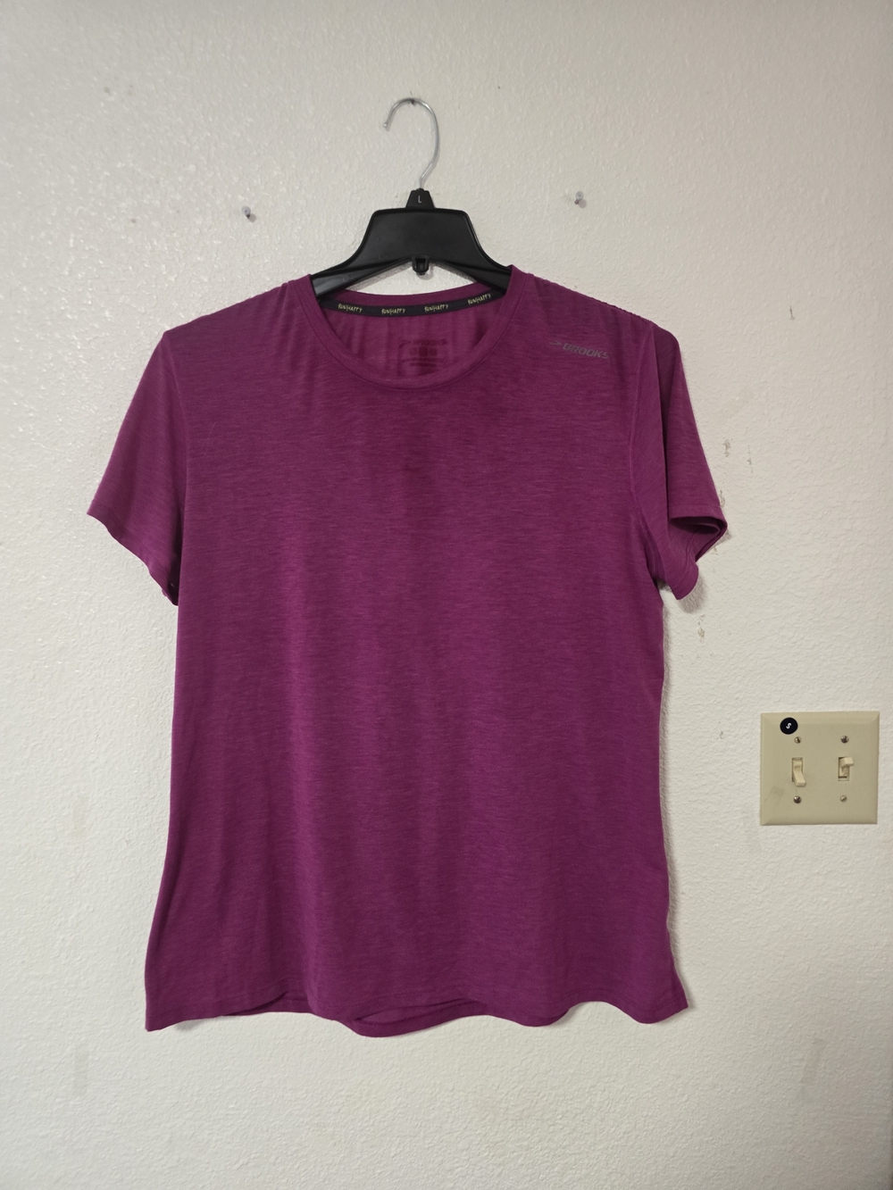 Brooks Women's Short Sleeve Tee - Plum